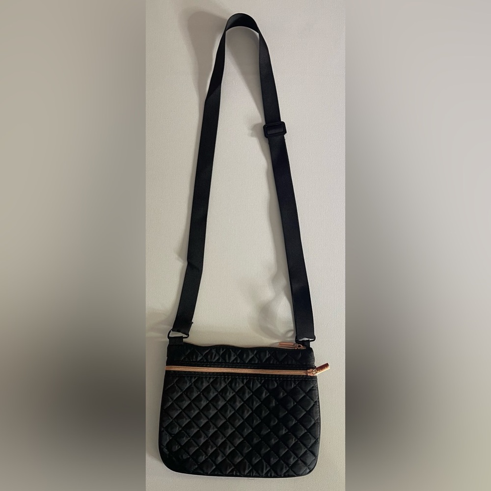 Black Quilted Crossbody Bag Adjustable Strap Zippered Pockets Casual Classic